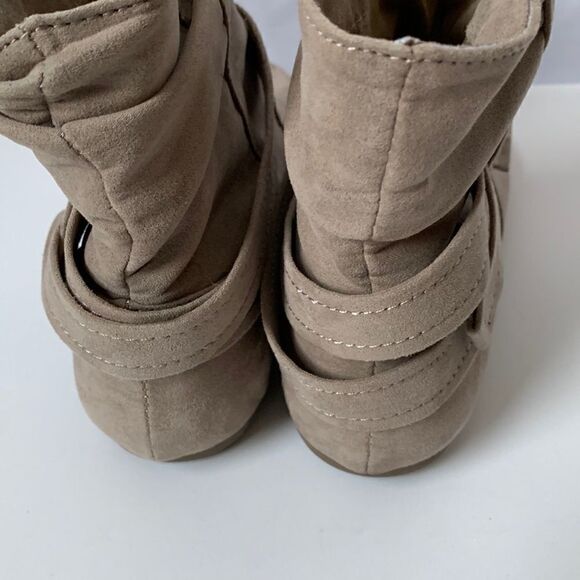 Flat Tan Slip into Ankle Boots - Picture 14 of 15